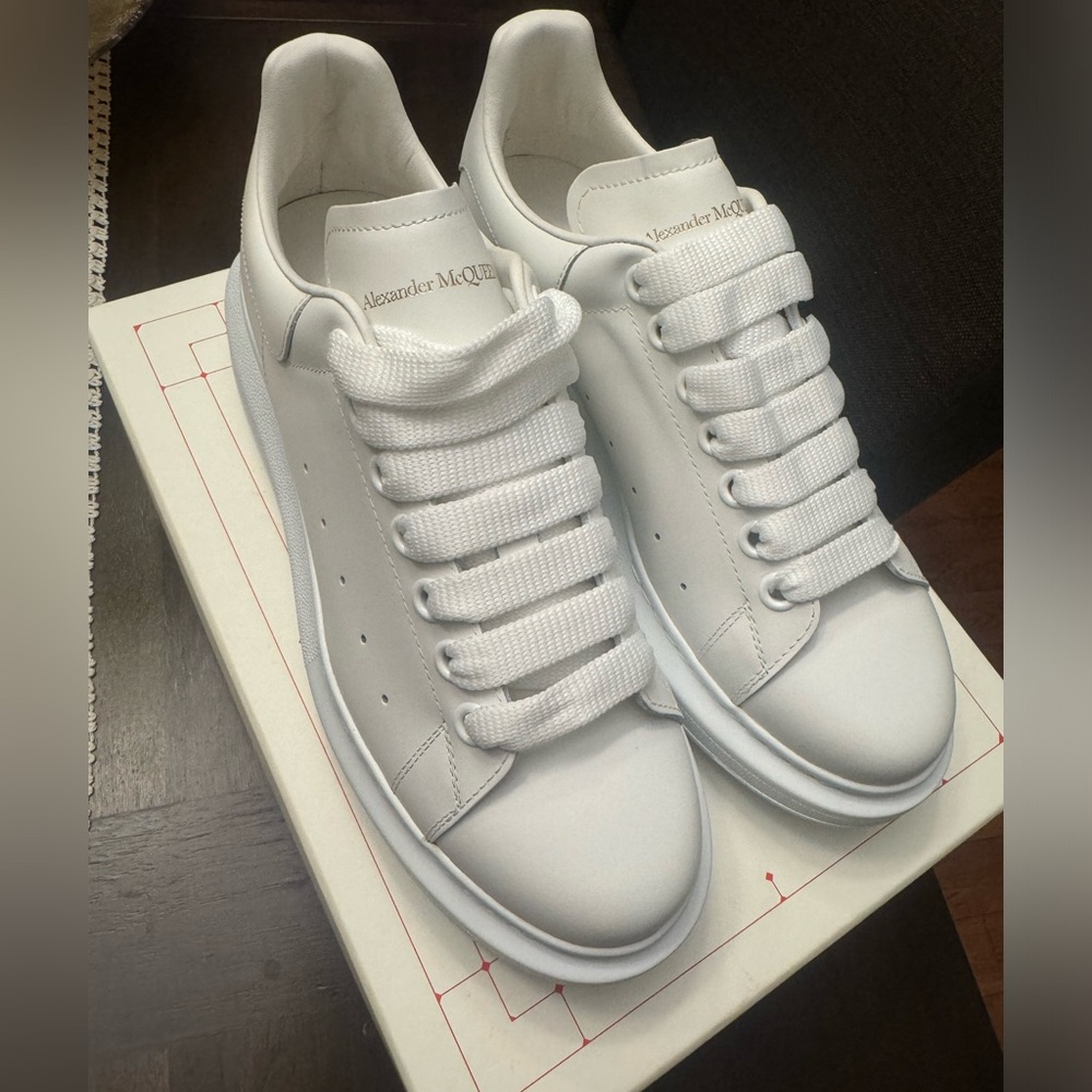 ALEXANDER MCQUEEN